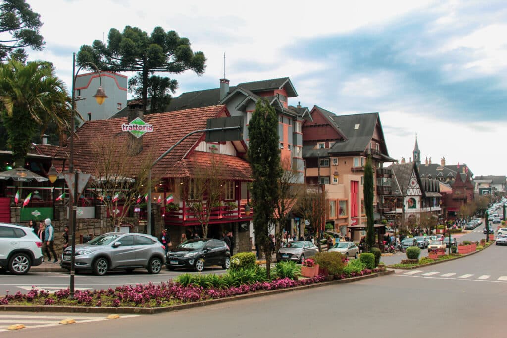 Centro de Gramado, com várias lojas