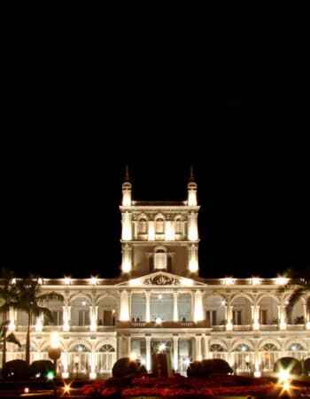 Palacio de López de noite