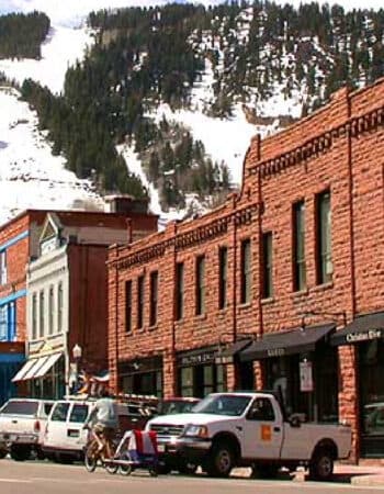 Discover the top ski hills in Colorado, USA