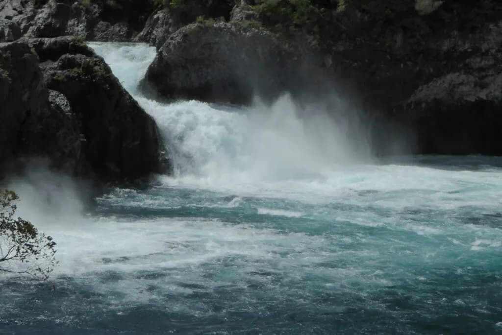 Aventura en los Saltos del Petrohué: maravilla natural de Chile